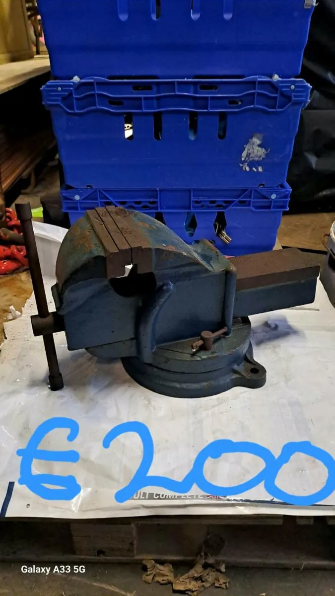 Engineering vices , bottle jacks , truck straps - Image 3