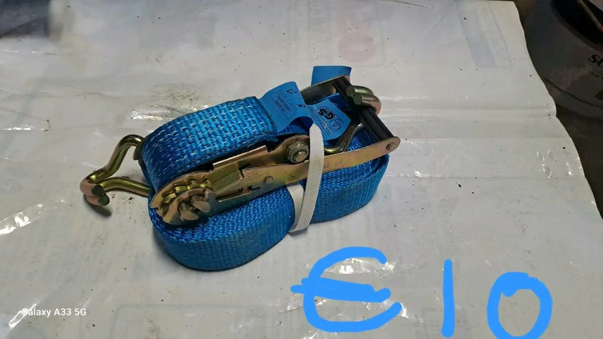 Engineering vices , bottle jacks , truck straps - Image 4