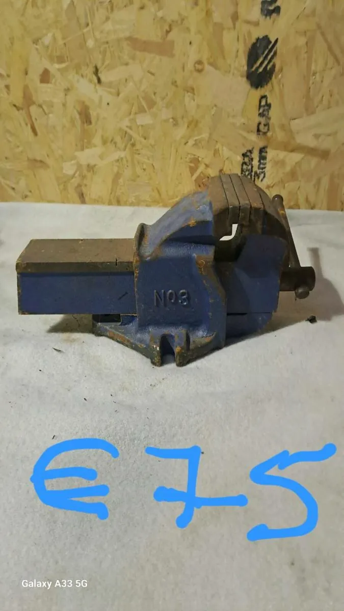 Engineering vices , bottle jacks , truck straps - Image 1