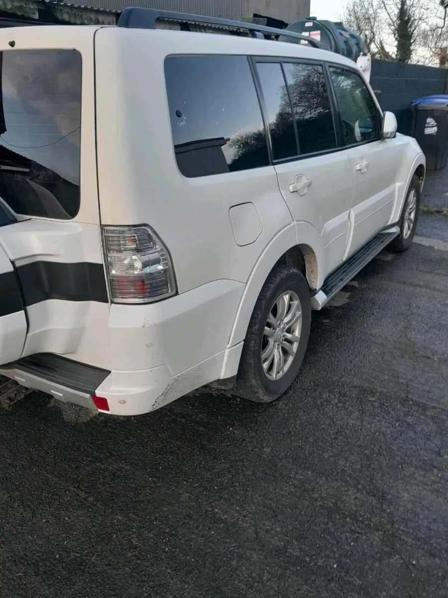 Mitsubishi pajero - Image 2