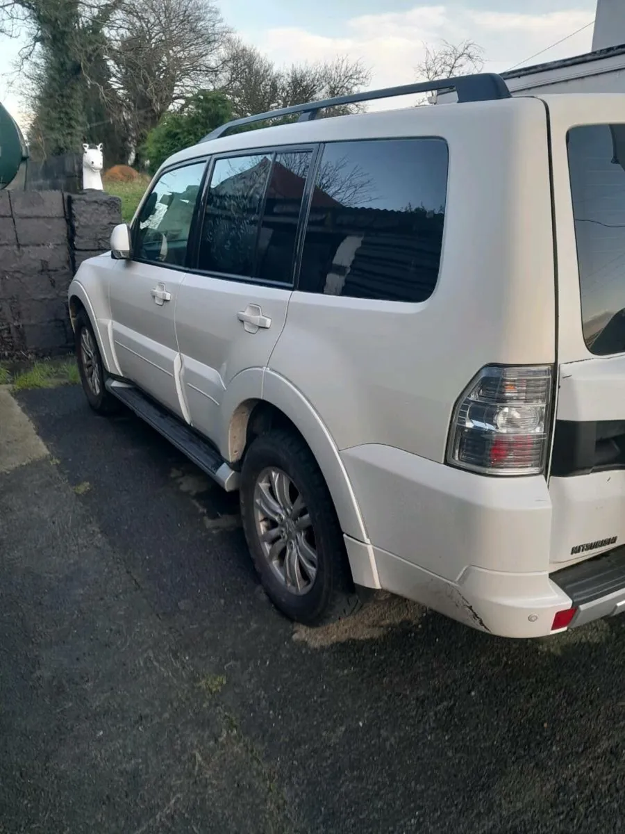 Mitsubishi pajero - Image 4