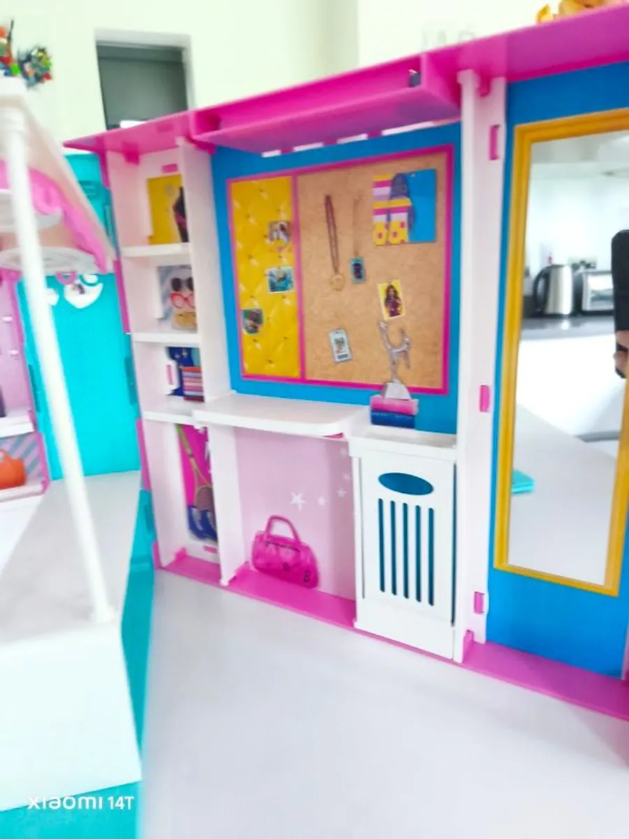 Barbie wardrobe - Image 3