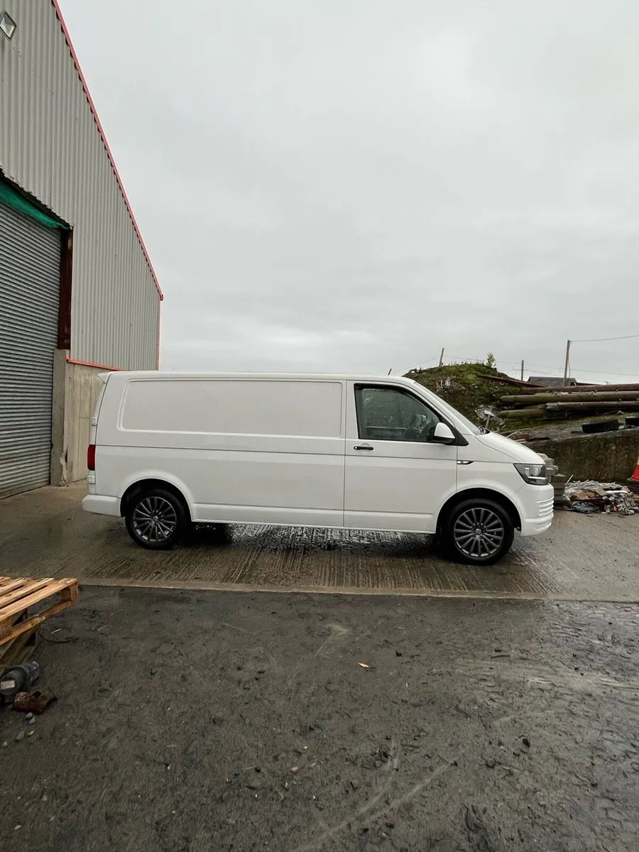 2017 VW TRANSPORTER - Image 1
