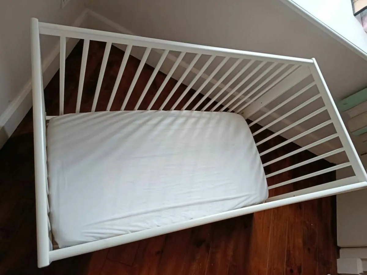Gulliver Baby Cot - Image 2