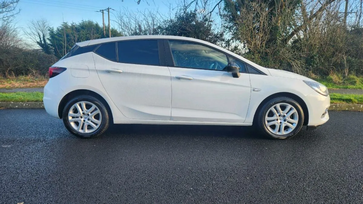 2022 Opel Astra Sport Van - Image 3