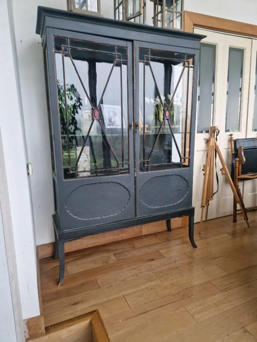 Antique display unit upcycled - Image 2