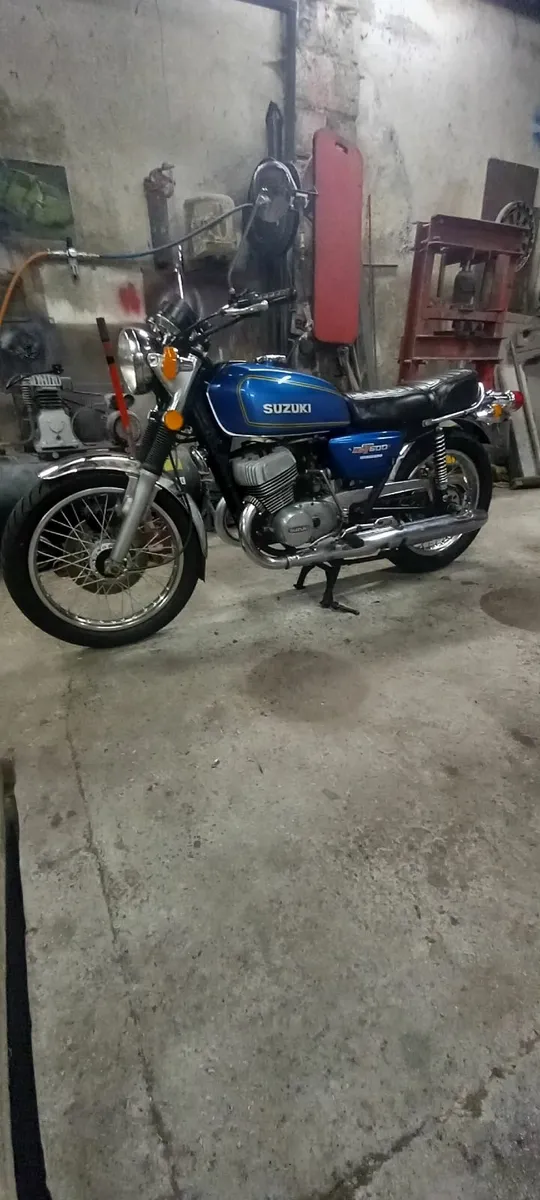 Suzuki gt 500 1977 - Image 2
