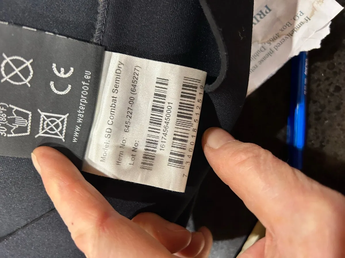 Semidry 7 mm , women’s size 18 , hardly used - Image 4