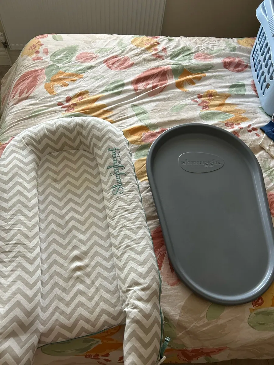 Baby changing/ feeding accessories - Image 3