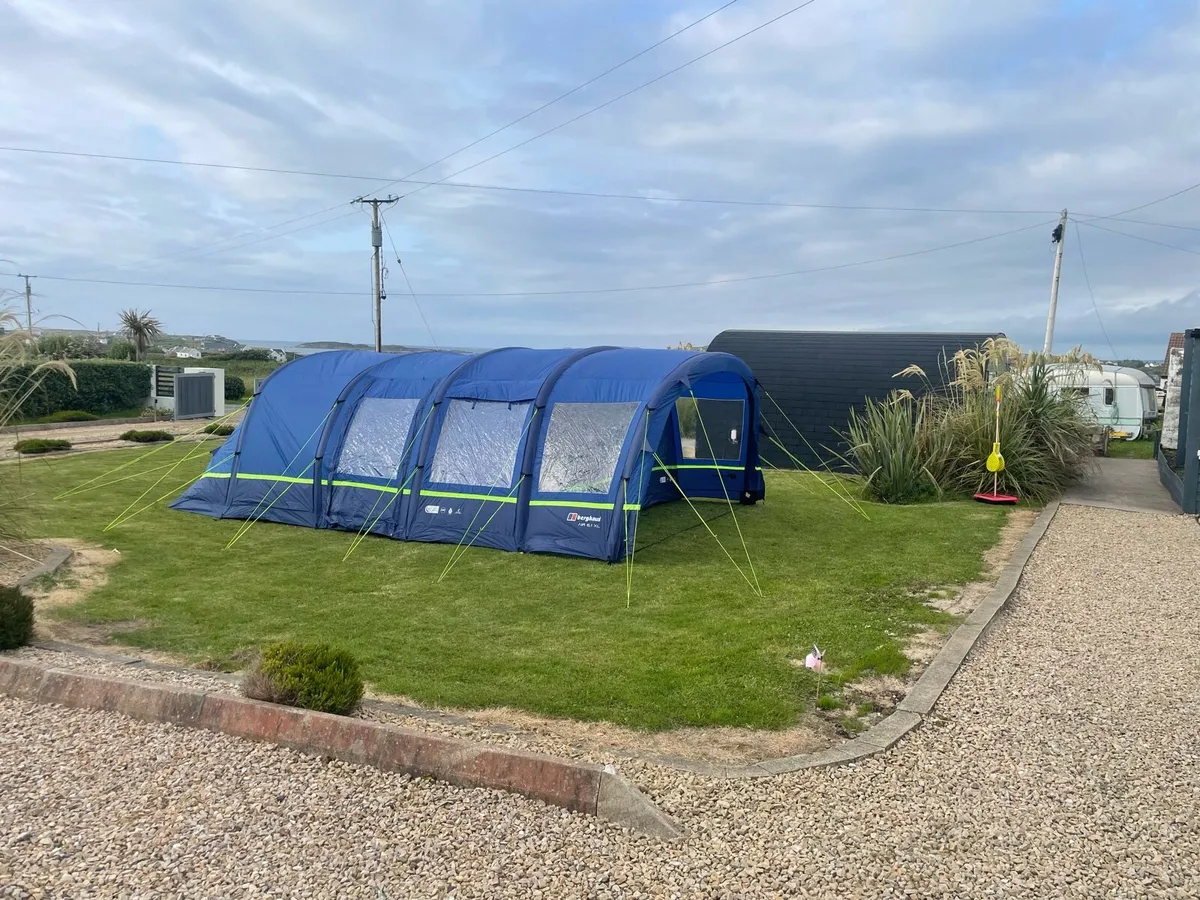 Berghaus 6.1  XL NIGHTFALL Air tent - Image 1