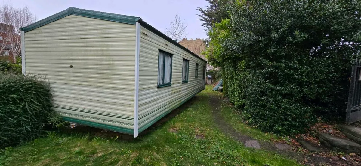 FREE Mobile Home 4m x 11m FREE - Image 1