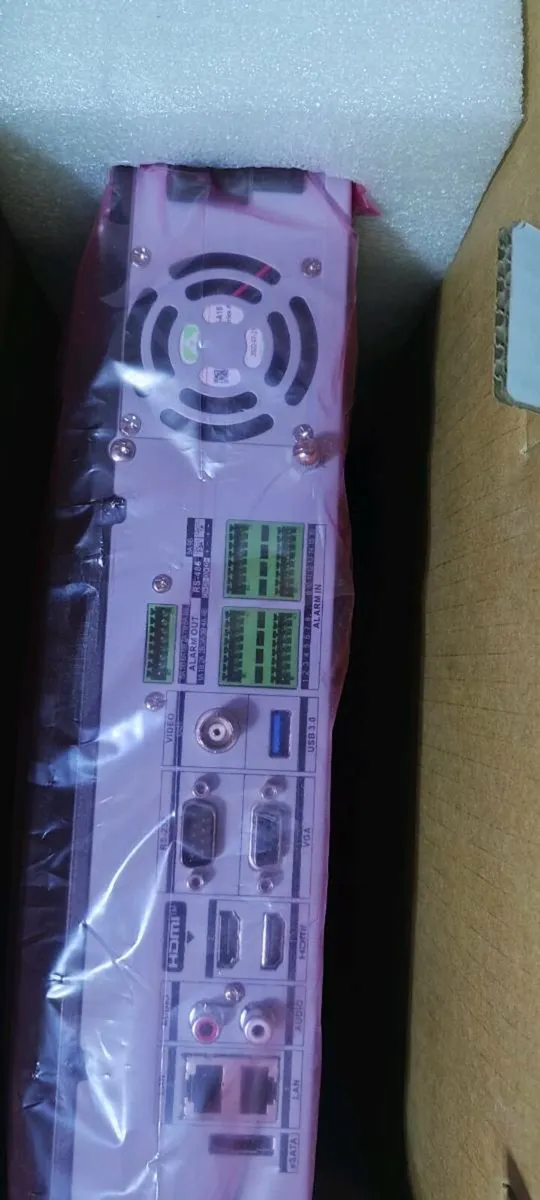 the set includes two professional CCTV Box - Image 3