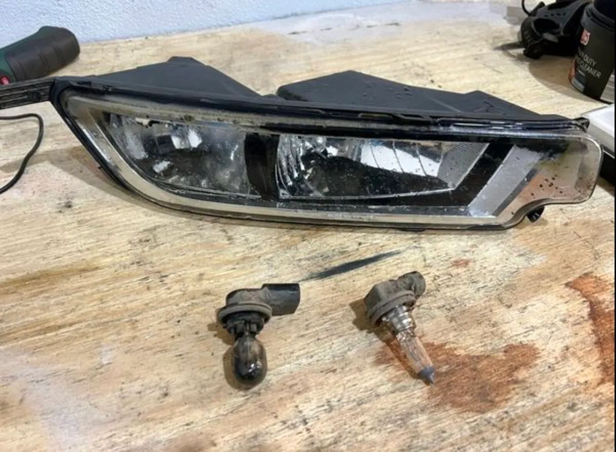 Volkswagen Headlights and parts & Dacia Duster sea - Image 2