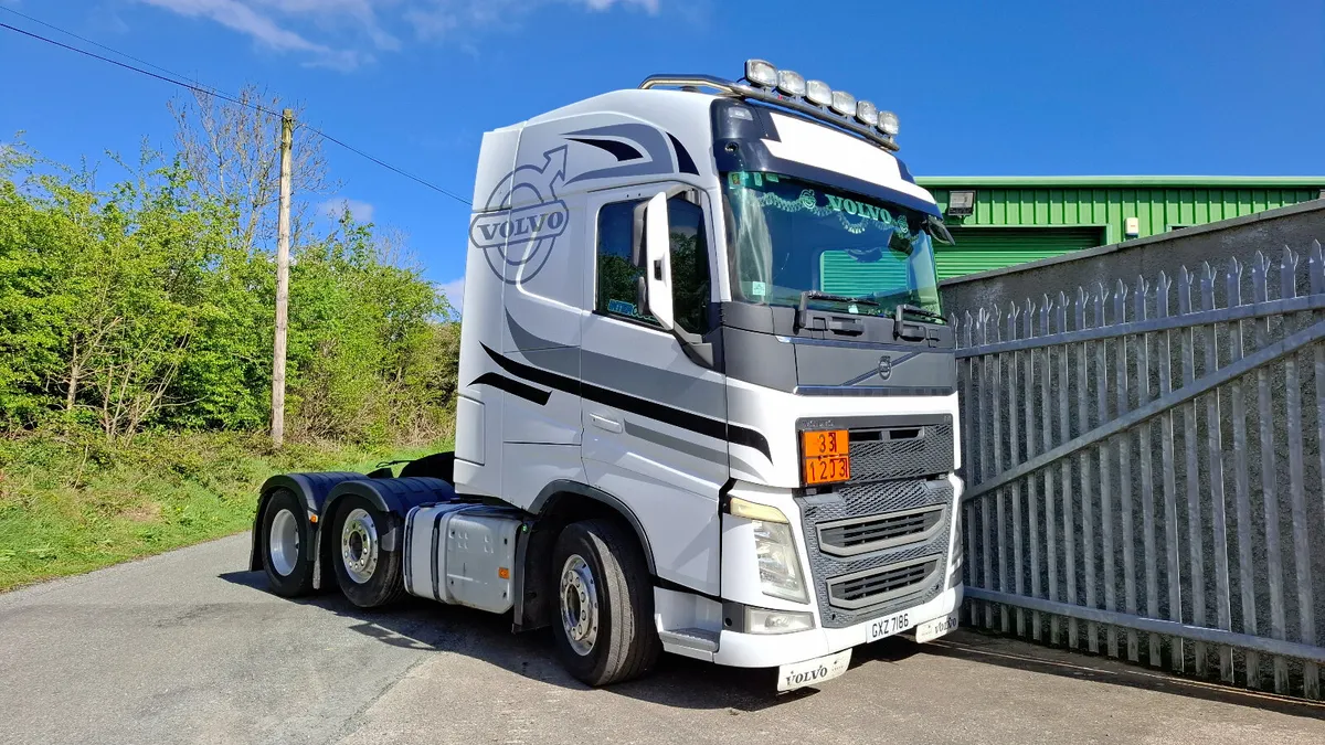 2014 Volvo FH 460 ,  6×2 Mid Lift Axle - Image 1