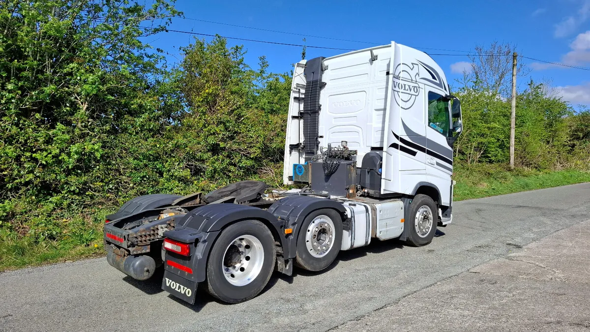 2014 Volvo FH 460 ,  6×2 Mid Lift Axle - Image 4