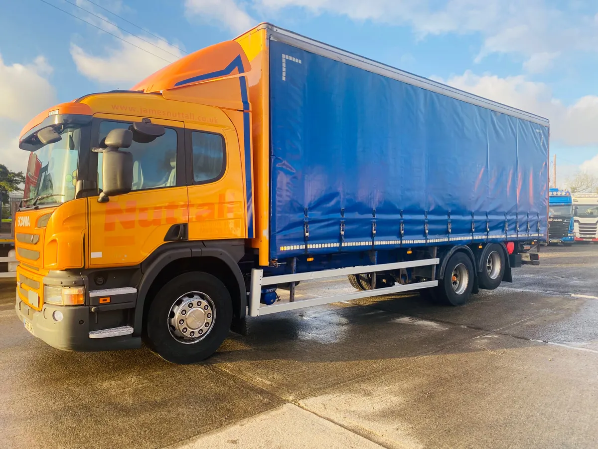 2015 Scania P320 6x2 Curtiansider - Image 3