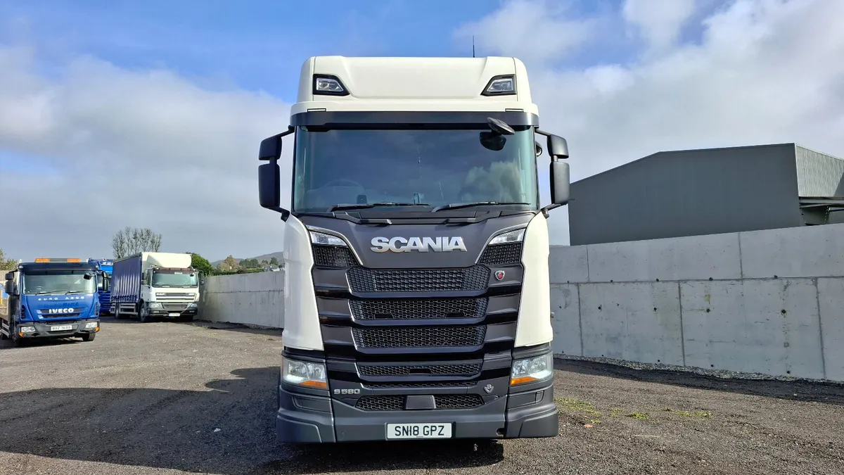 2018 Scania S580 , 6x2  Twin Wheel Tag Lift Axle . - Image 2