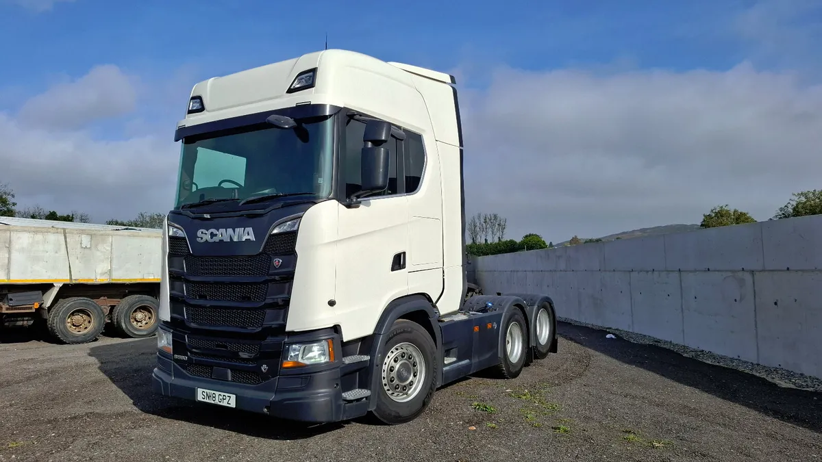 2018 Scania S580 , 6x2  Twin Wheel Tag Lift Axle . - Image 3