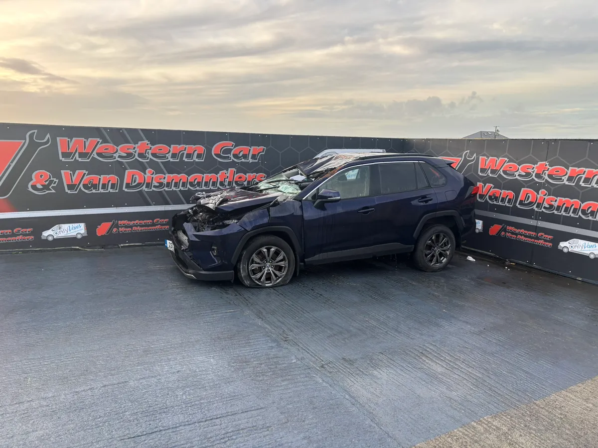 231 Toyota RAV4 hybrid for dismantling