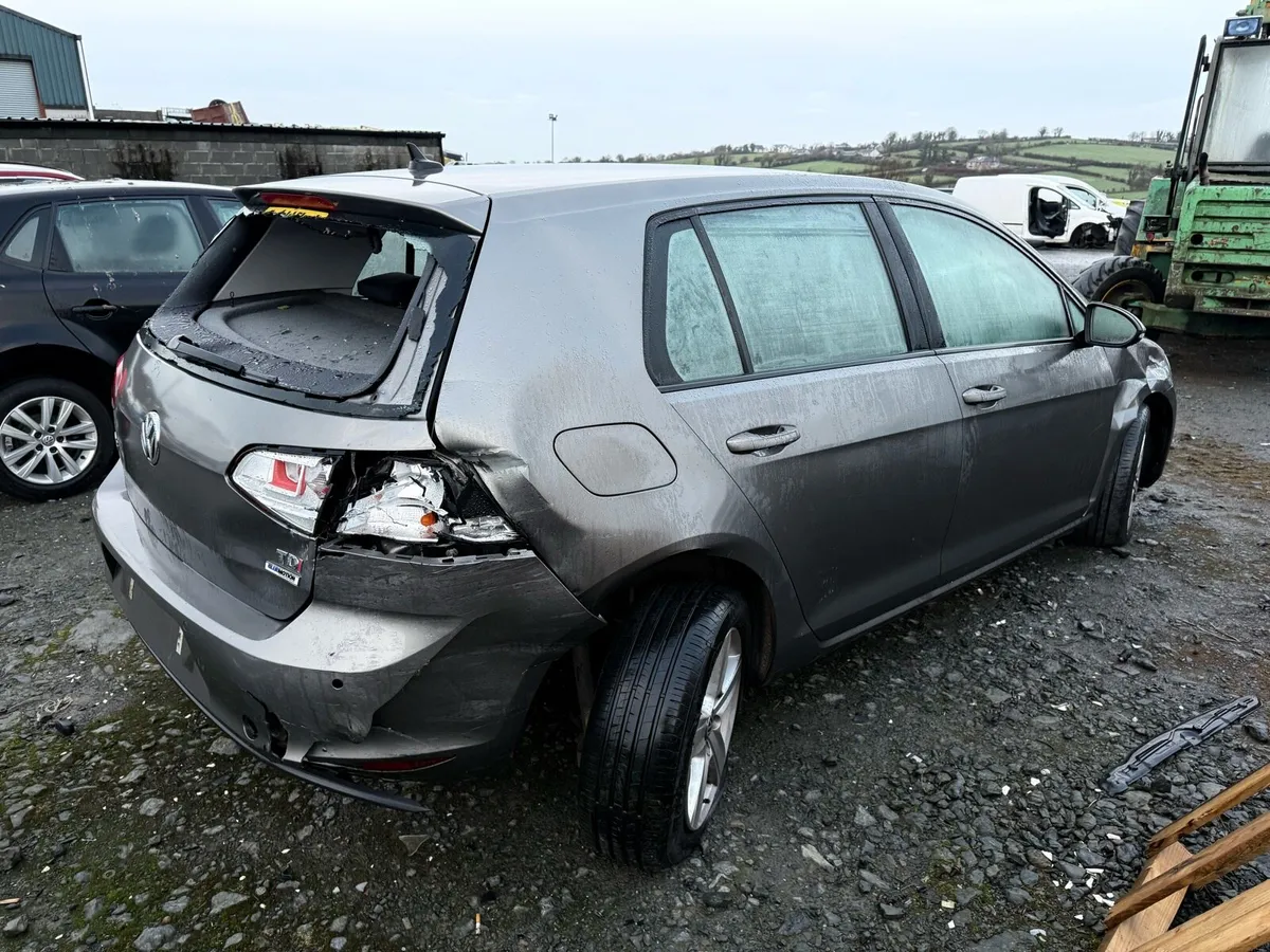 2016 VW Golf for parts only - Image 2