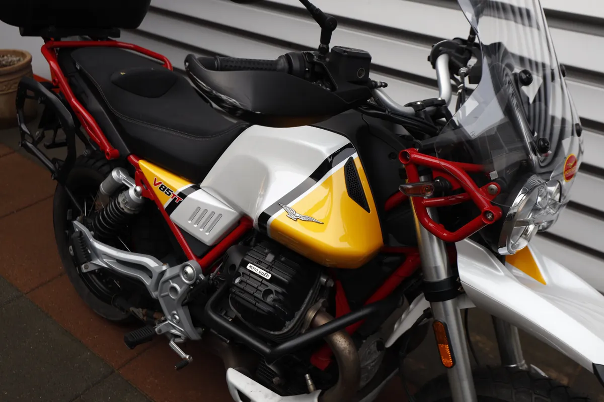 MOTO-GUZZI V85TT - Image 3