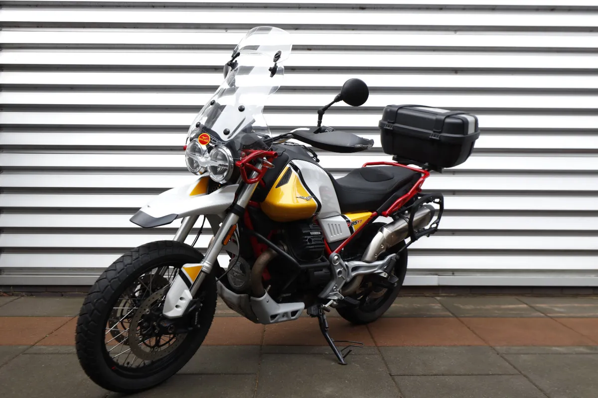 MOTO-GUZZI V85TT - Image 2