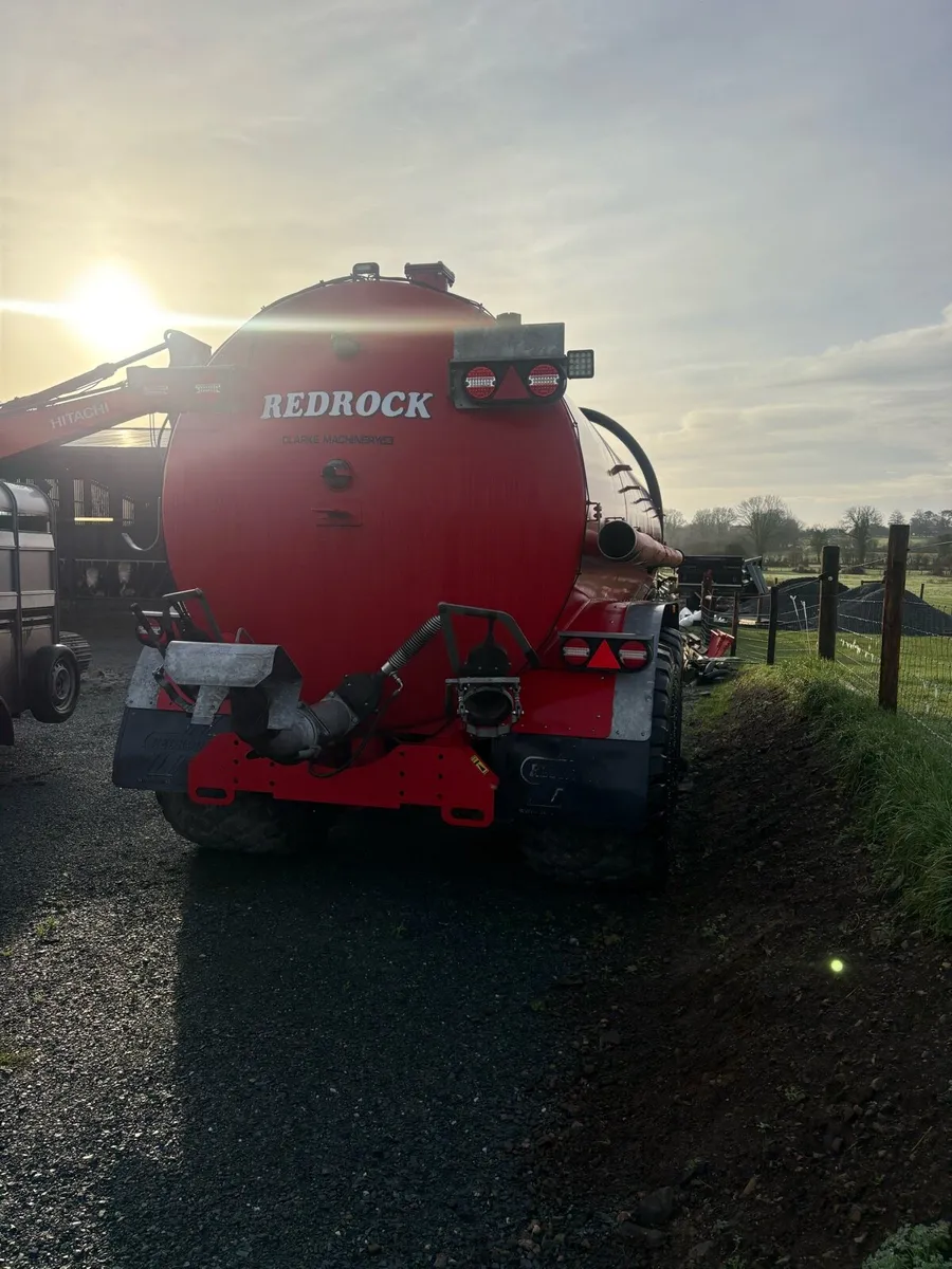 4000 red rock - Image 1