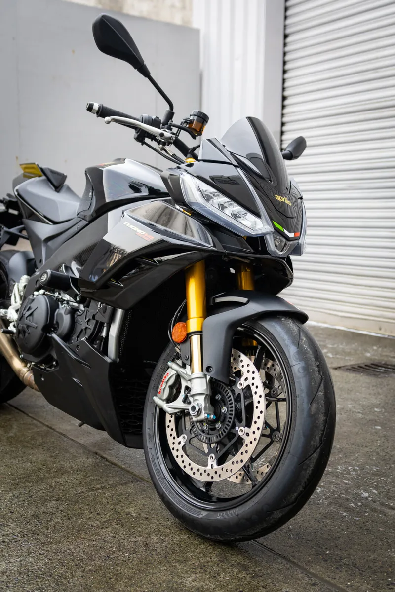 Aprilia Tuono V4 Factory 2023 - Image 2