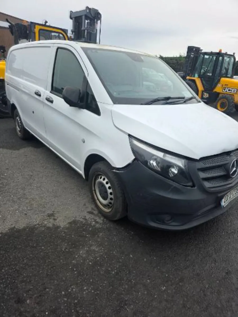 Mercedes Vito 2020 front damage €7950 - Image 1