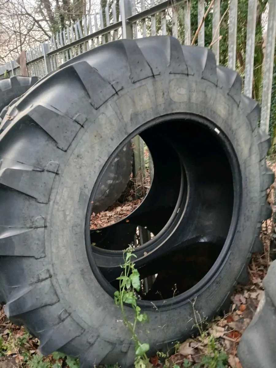 Tractor tyres - Image 1