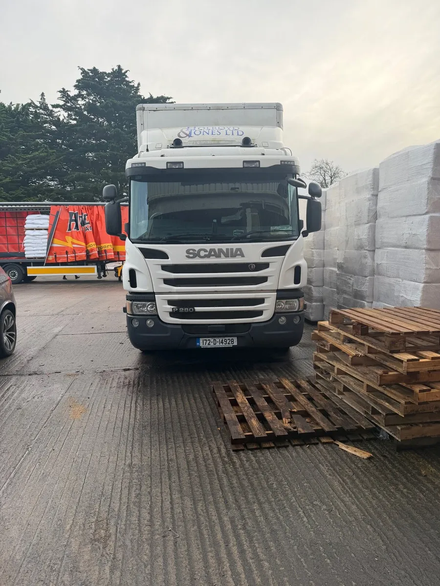 2017 SCANIA P280 - Image 2
