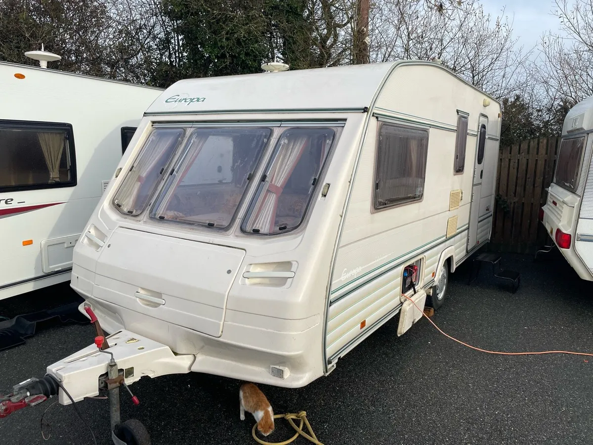 Light weight 4 birth caravan - Image 2