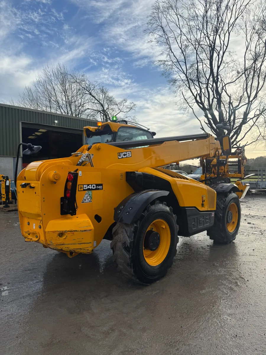 2022 JCB 540-140 - Image 1
