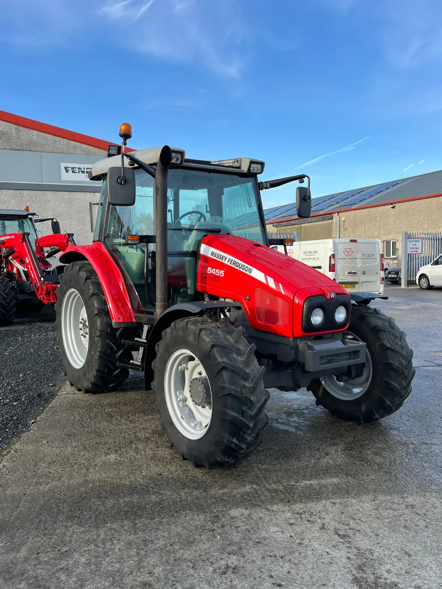 Massey Ferguson 5455 - Image 2