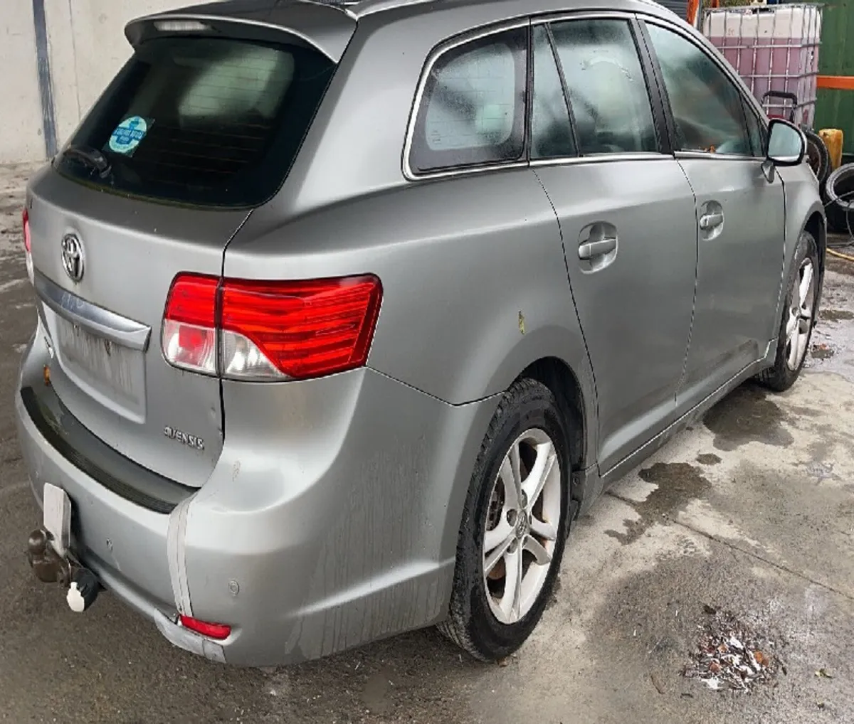 2012 Toyota Avensis for Breaking/Dismantling - Image 3