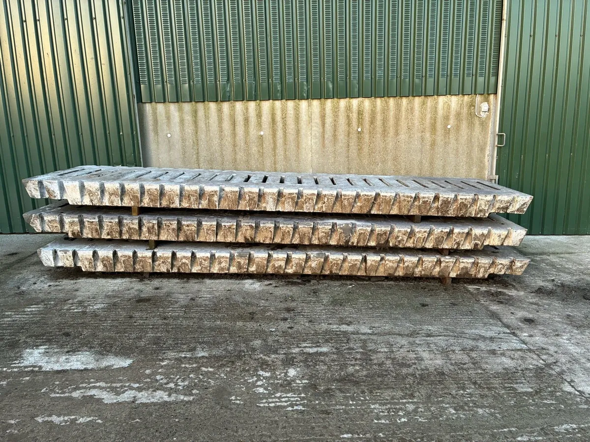 Scraper Slatts - Image 1