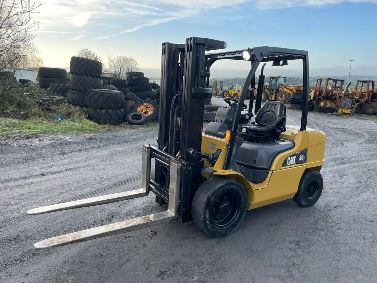CAT 3 Ton Diesel Forklift - Image 4
