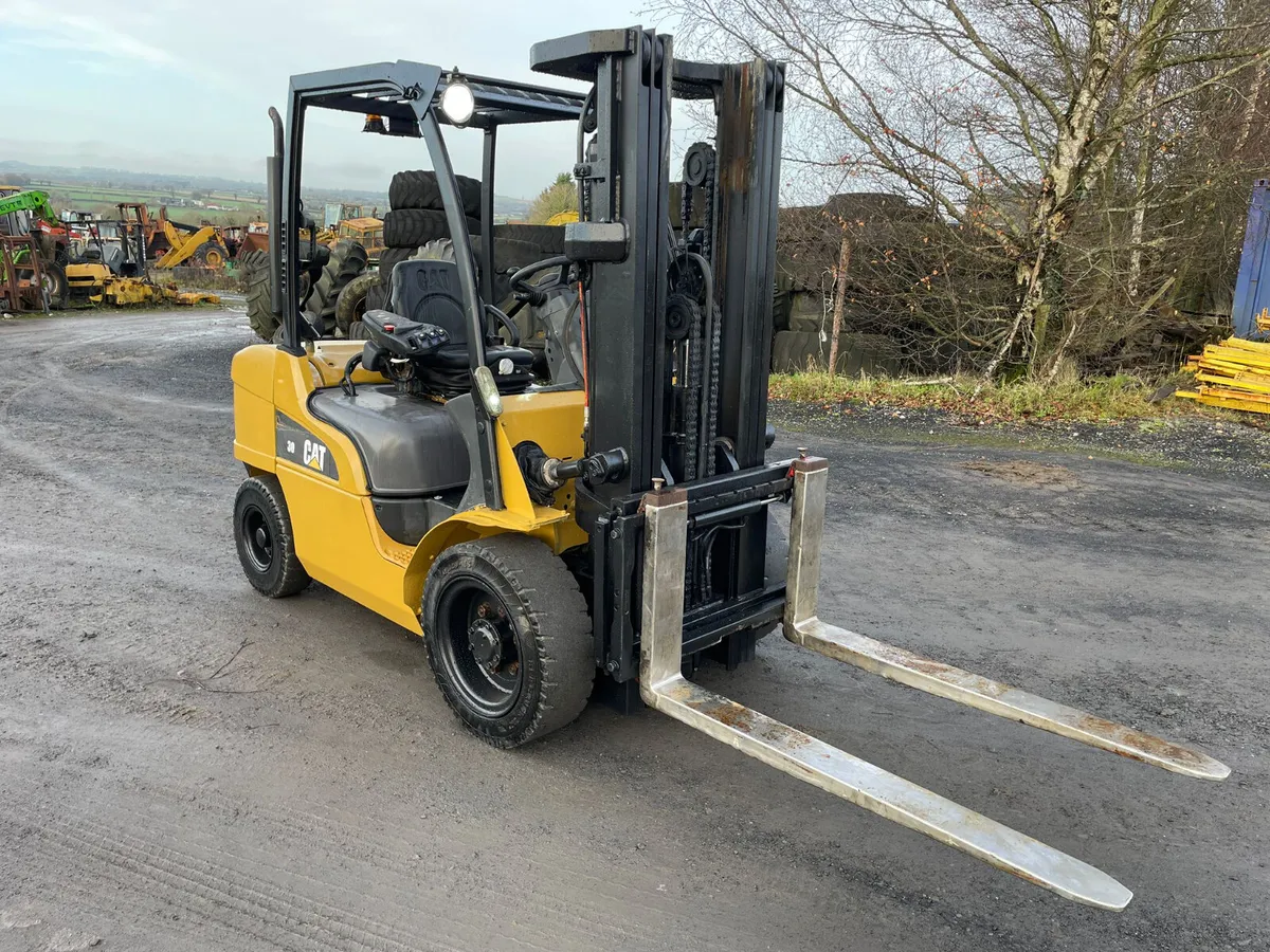 CAT 3 Ton Diesel Forklift - Image 3