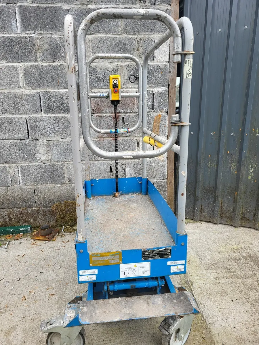 Painter's hoist - Image 1