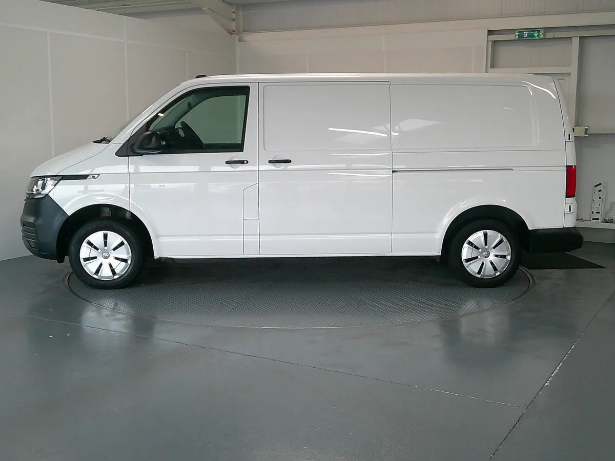 Volkswagen Transporter 2022 - Image 4