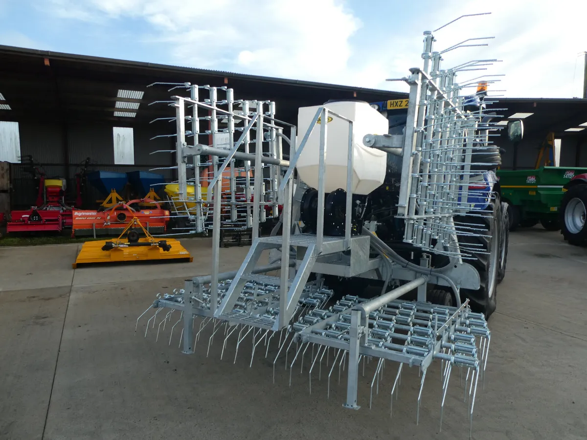 6m Spring tine harrow with seeder - Image 4