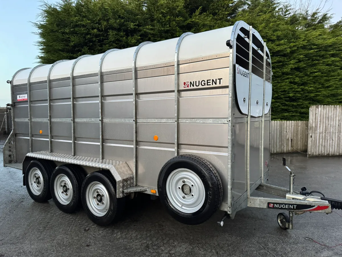 Nugent livestock trailer - Image 1