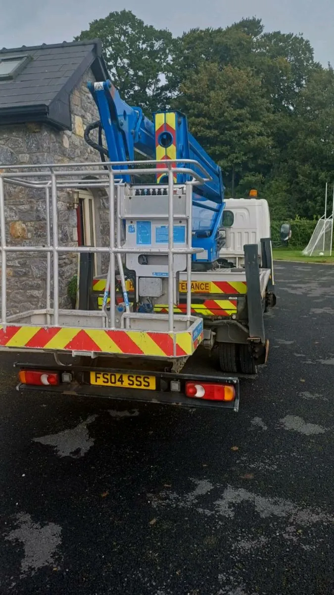 21 metre cherry picker hire - Image 4