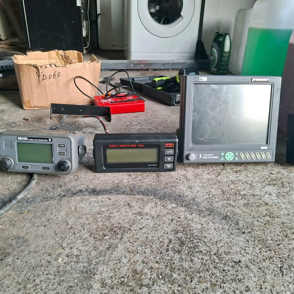 Boat fish finder and navigation - Image 2