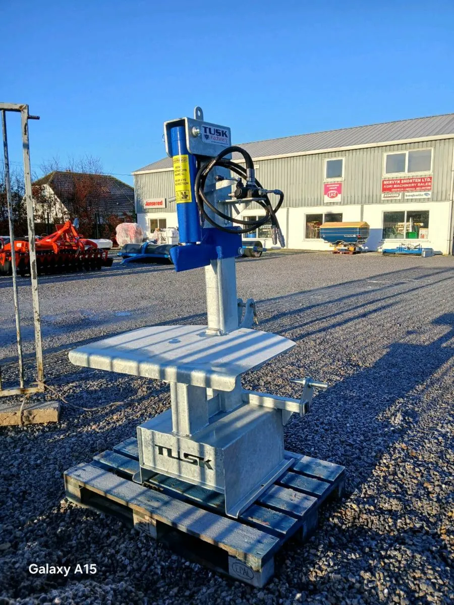 LOG SPLITTERS. - Image 1