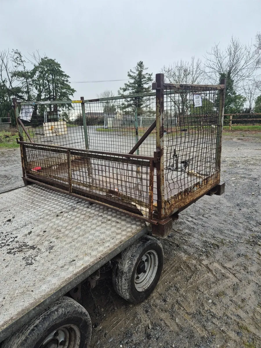 Calf crates/man basket - Image 1