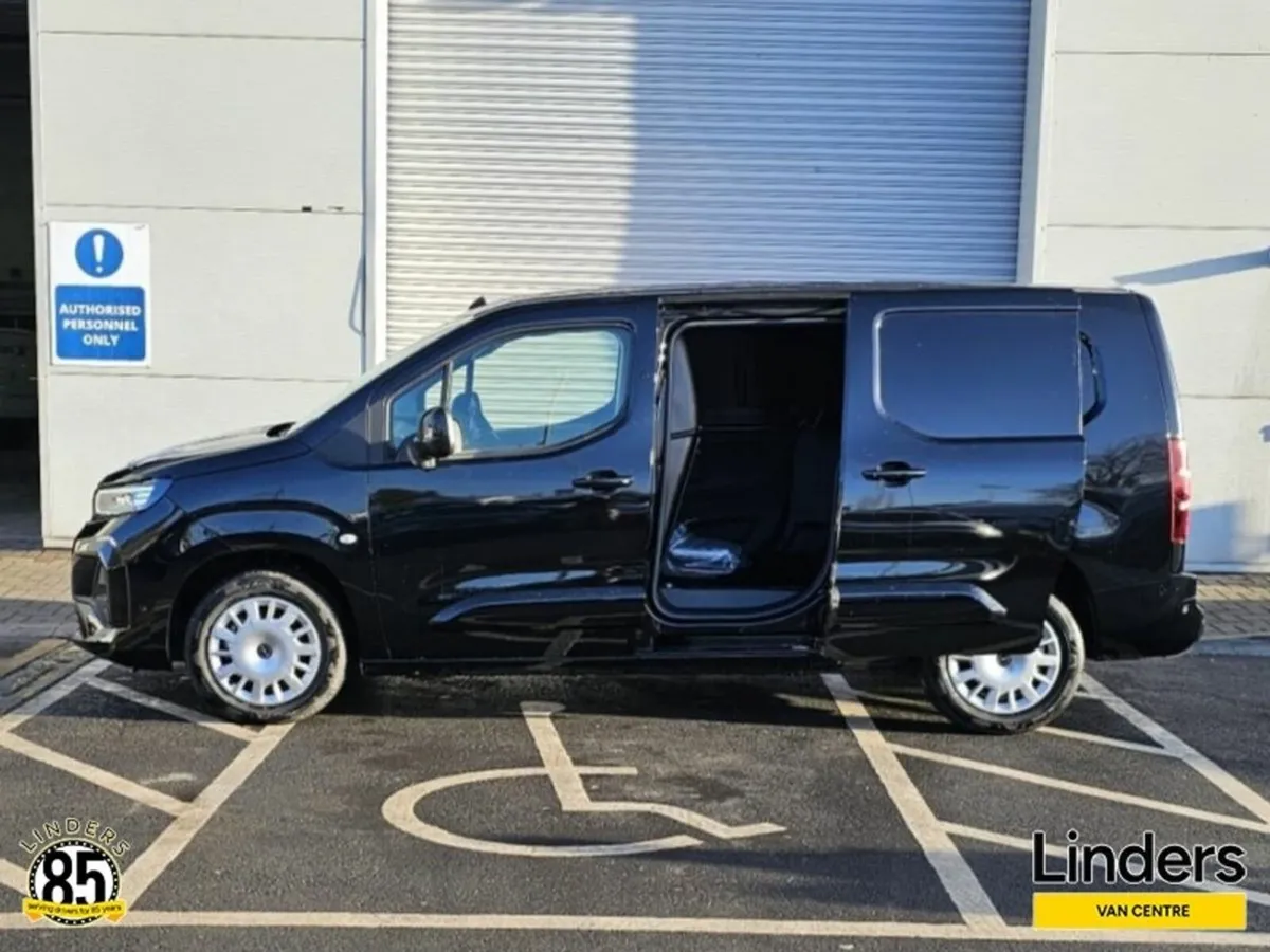 Opel Combo LWB SPORTIVE 5YR WARRANTY - Image 3