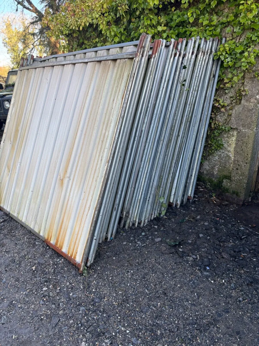 Steel hoarding / fencing - Image 1