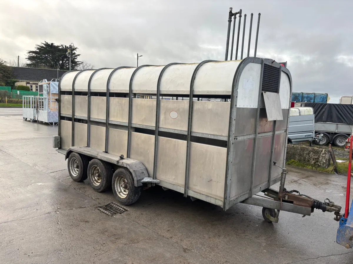 nugent 14ft livestock trailer - Image 1