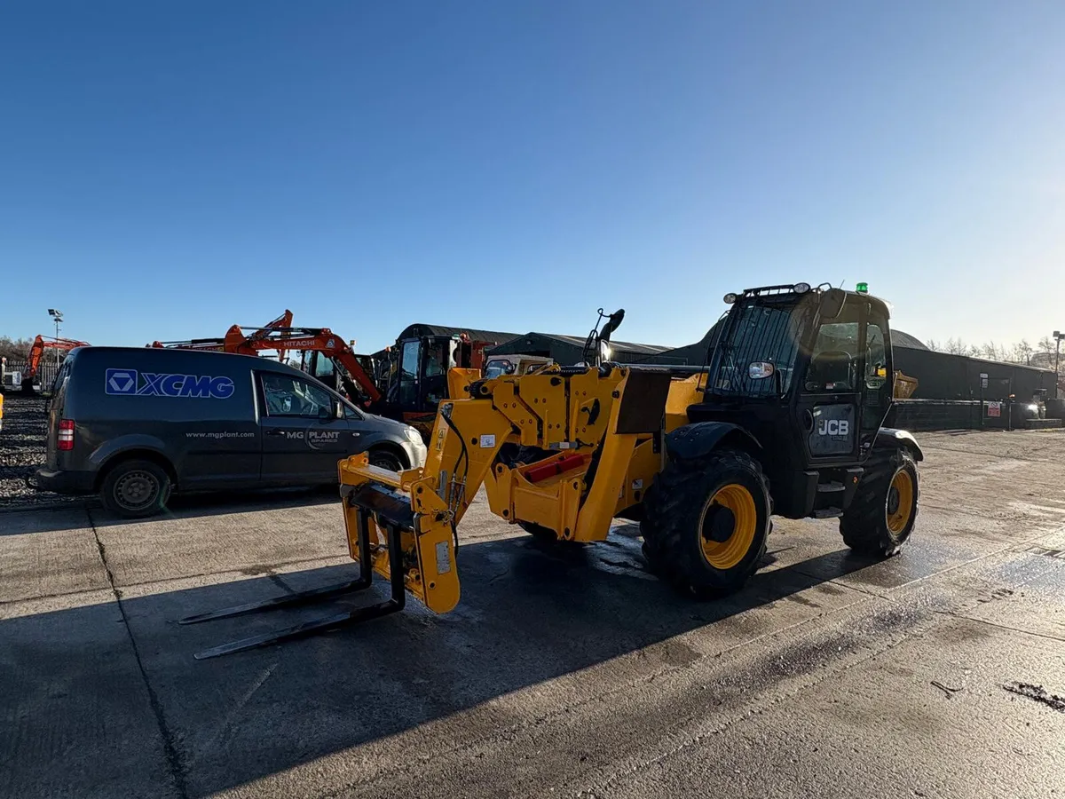 2022 JCB 540-180 Hi Viz | 1,300 Hours | 4T Lift | - Image 4